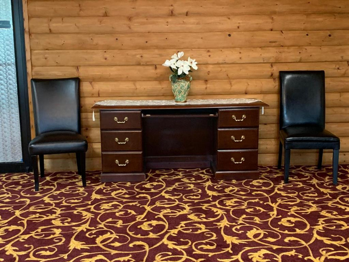Public Area 3, FairBridge Inn Express Hiawatha, Brown