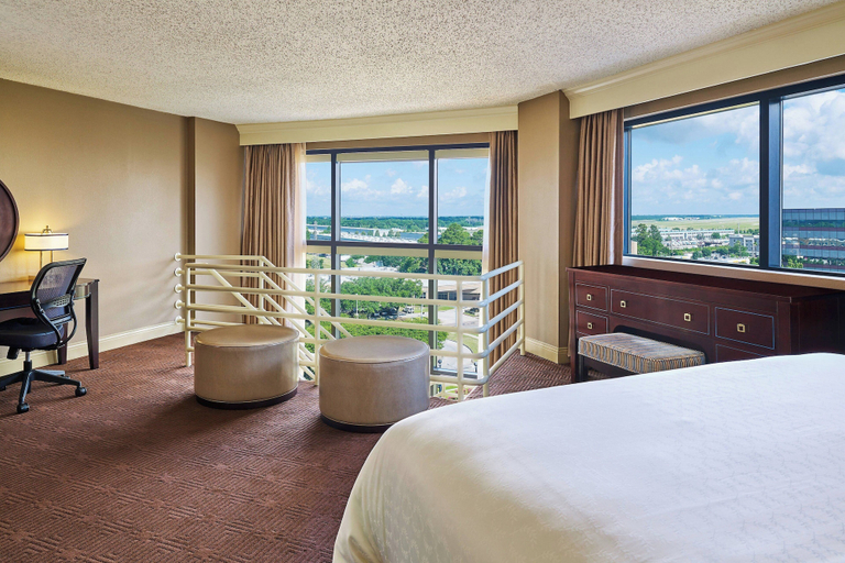 Bedroom 5, Sheraton North Houston at George Bush Intercontinental, Houston