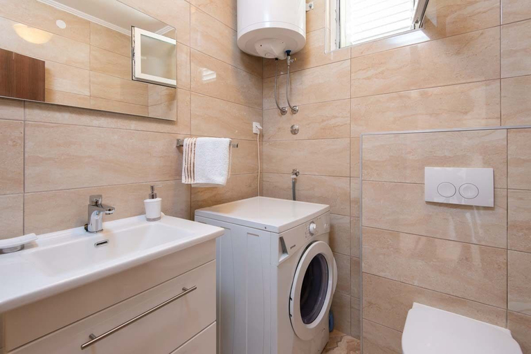 Bathroom 4, Villa Countryside, Orebić