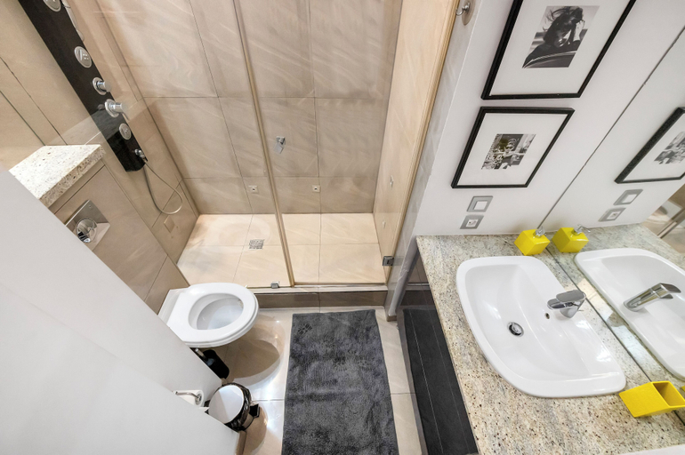 Bathroom 4, Lumina apart with view on Plac Zamkowy, Warsaw