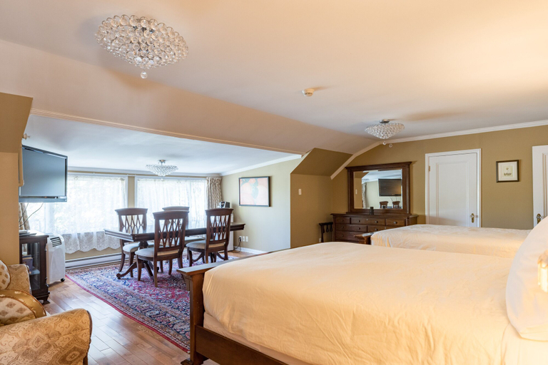 Bedroom 3, Monroe House Executive Suites, Division No. 1