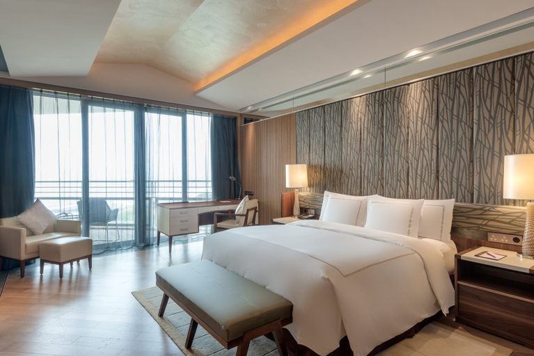 Bedroom 4, Crowne Plaza HAILING ISLAND by IHG, Yangjiang