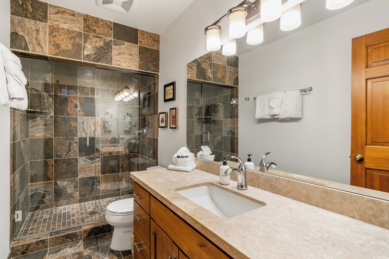 Bathroom 4, Riverside Condos by AvantStay, San Miguel