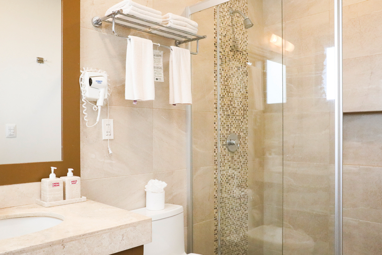 Bathroom 10