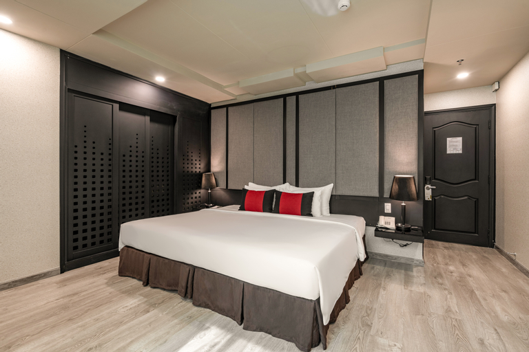 Bedroom 26