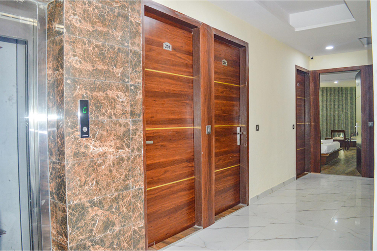 Public Area 2, FabHotel The Golf Inn - Nr Botanical Garden Metro, Gautam Buddha Nagar