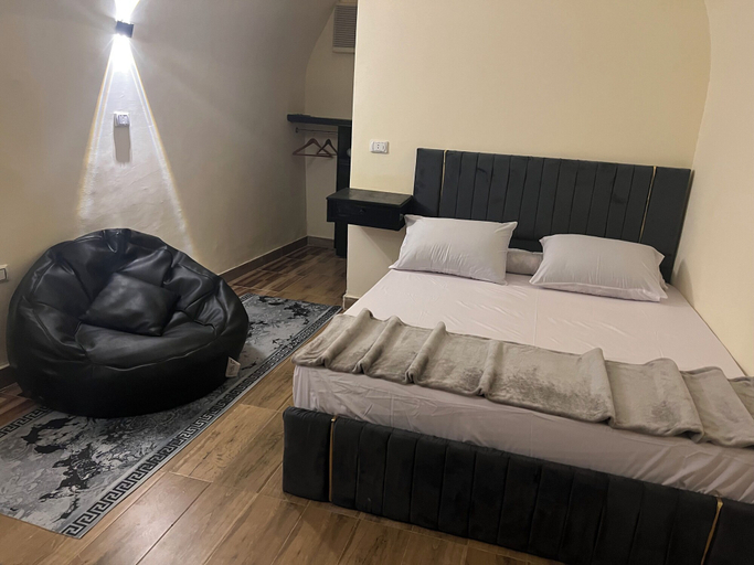 Bedroom 2, Camp Pyramids View Hotel, Kirdasah