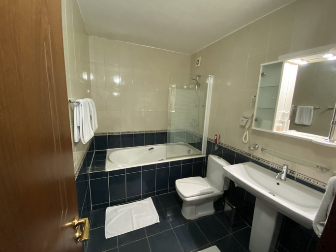 Bathroom 3, Green Hotel Atyrau, Atyrau