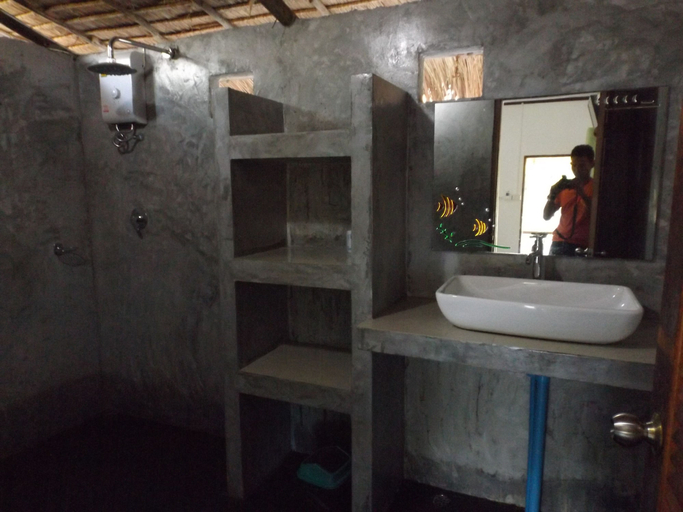 Bathroom 4, Lanta Sunny House, Ko Lanta