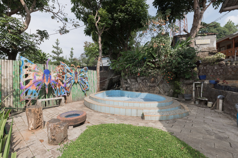 Sport & Beauty 4, Urbanview Hotel D'Pineapple Villa Ciater by RedDoorz, Subang