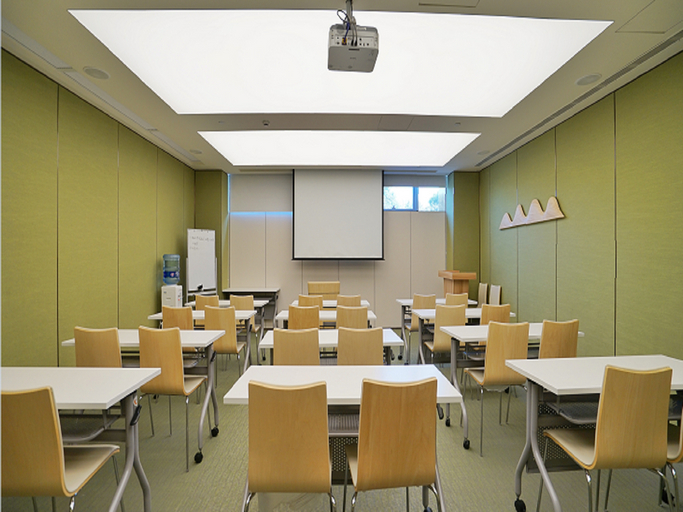Business Facilities 18