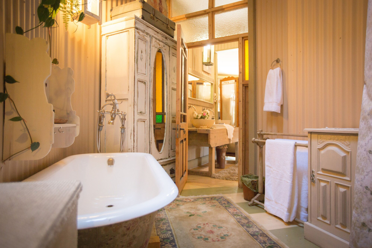 Bathroom 3, Schoon Huis Manor, Ekurhuleni