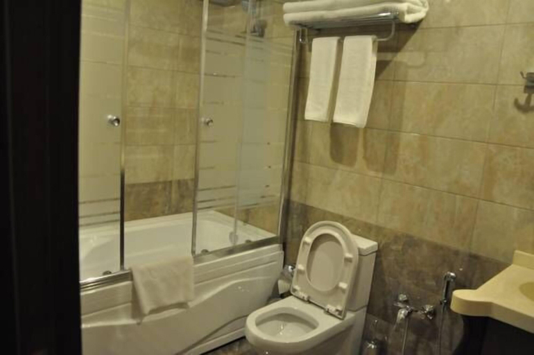 Bathroom 3, Joyy Hotel & Spa, Baku