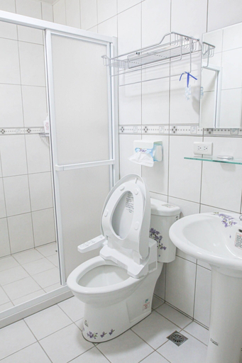 Bathroom 3, Hsiao Yuan Inn, Kinmen