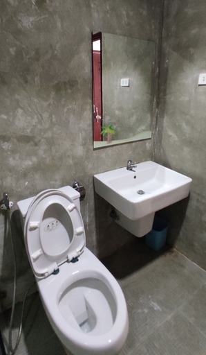 Bathroom 5, Chanthasom Guesthouse, Vientiane