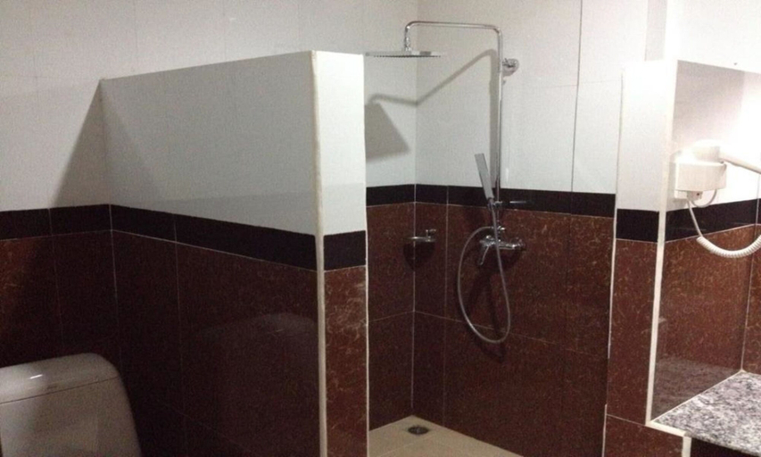 Bathroom 4, Vansana LuangPrabang Hotel, Luang Prabang