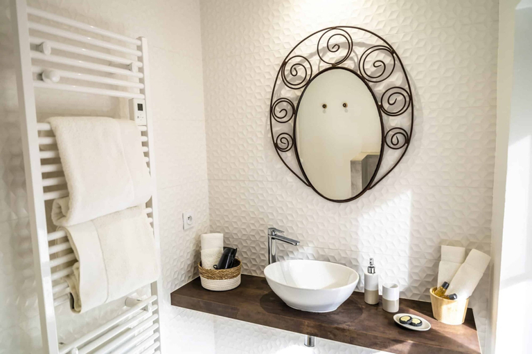 Bathroom 5, Domaine de Roque Haute, Hérault