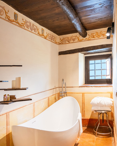 Bathroom 4, Castello di Limatola, Benevento