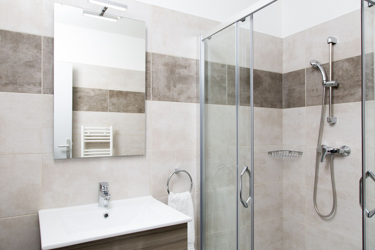 Bathroom 4, Résidence Hotelière Capu Seninu, Corse-du-Sud