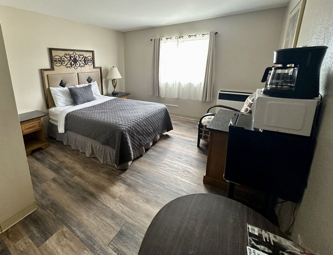 Bedroom 13