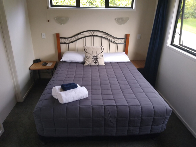 Bedroom 2, Kerigold Secluded Chalets, Far North