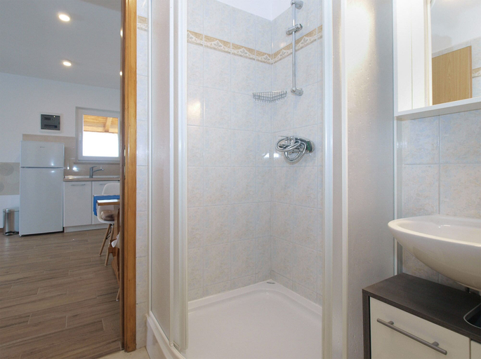 Bathroom 3, House 1831, Ližnjan