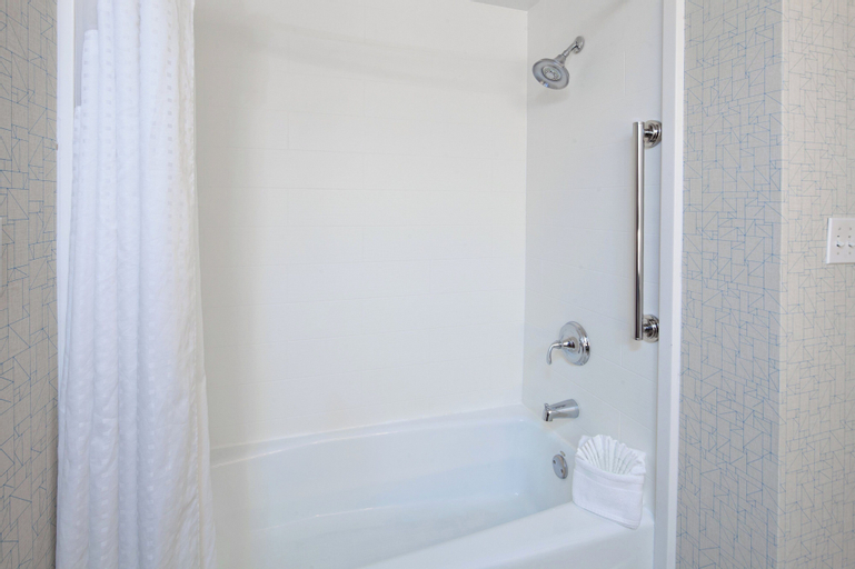 Bathroom 15