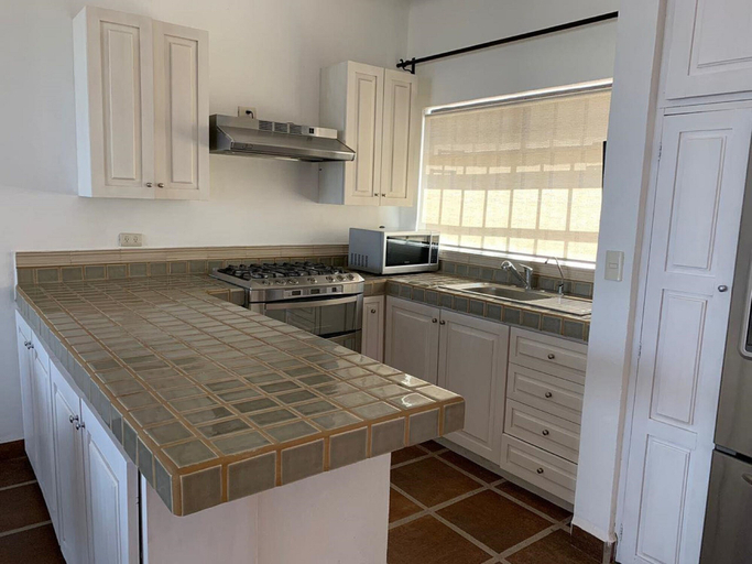 Others 5, Casa Tulipan, Allende