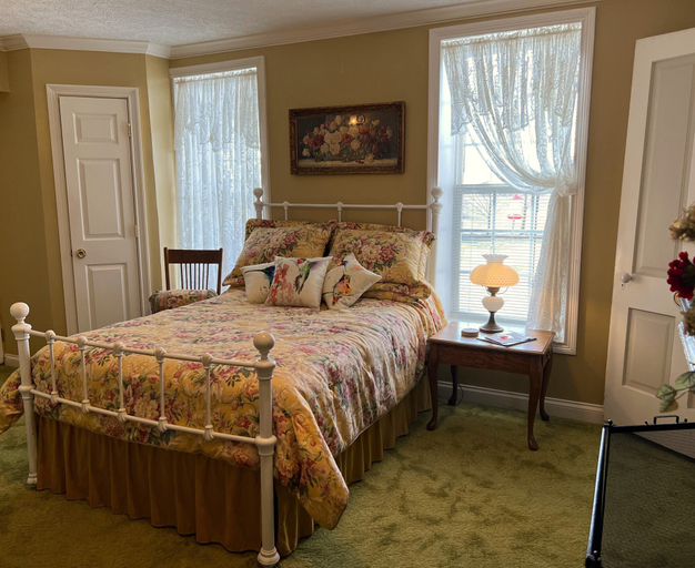 Bedroom 2, Rocky Hill Inn, Edmonson
