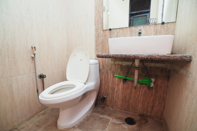 Bathroom 4, Dharam Villa Guest House Near Sector 15 Metro Station, Gautam Buddha Nagar