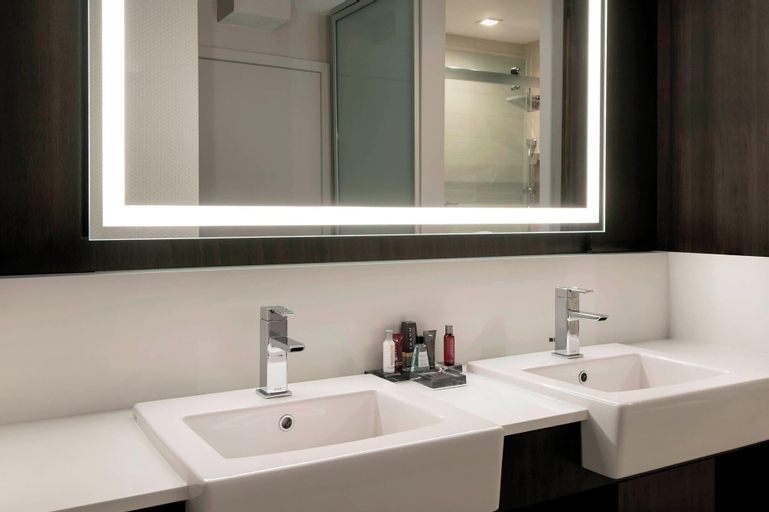 Bathroom 20
