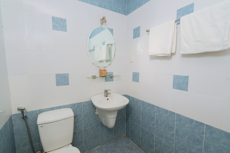 Bathroom 4, Trieu Vu Hotel & Apartment, Buon Ma Thuot
