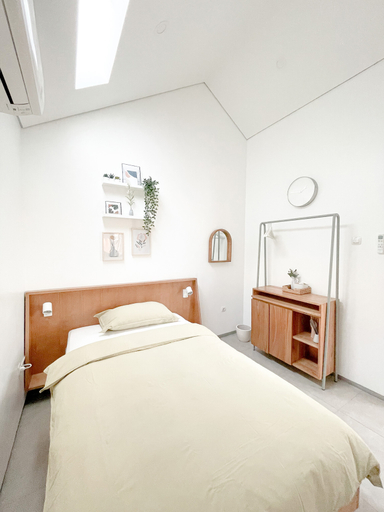 Bedroom 3, Wallts House - 4 Bed Rooms, PS 4 & Private Pool in Bandung Timur, Bandung