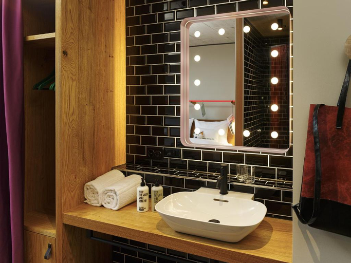 Bathroom 17