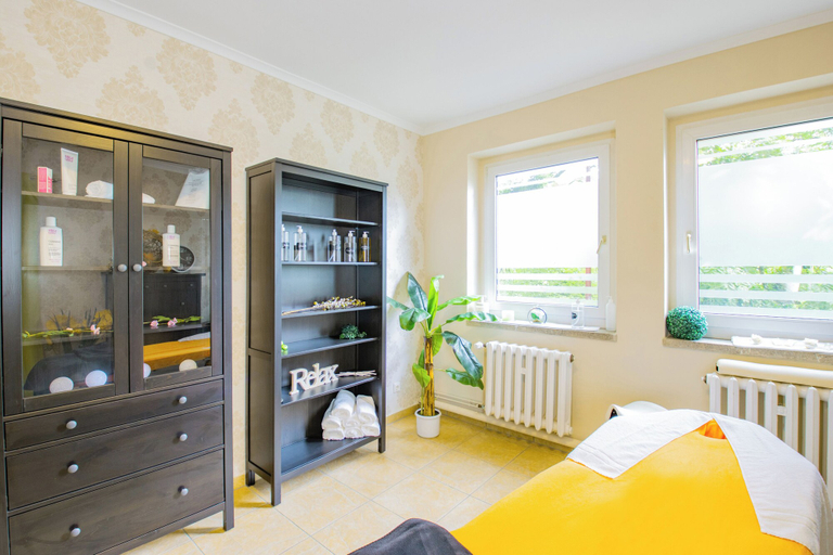 Bedroom 2, Hotel Schloss Nebra, Burgenlandkreis