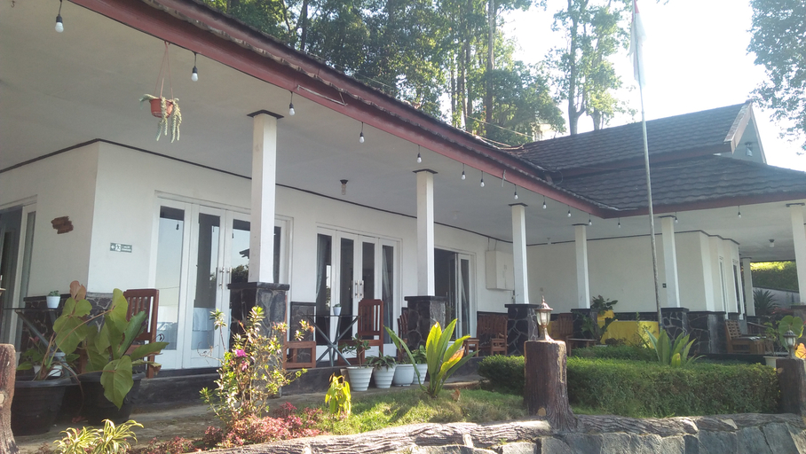 Exterior & Views 4, Econique Sarangan Resort, Magetan