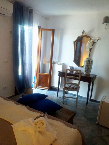 Bedroom 5, Baia D'Oro, Latina
