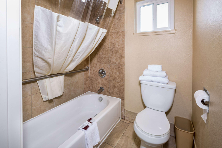 Bathroom 4