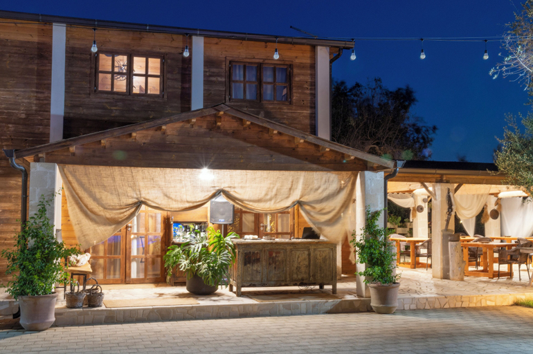 Exterior & Views 2, Li canali reali, Brindisi