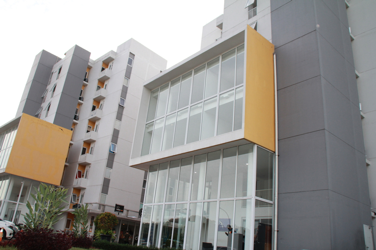 Exterior 24