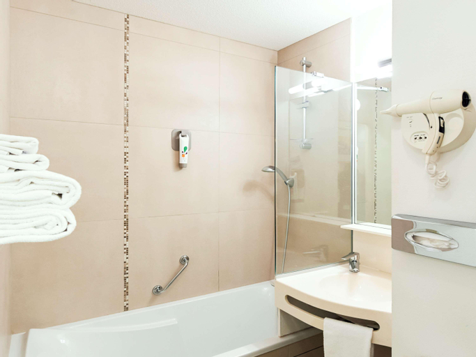 Bathroom 12