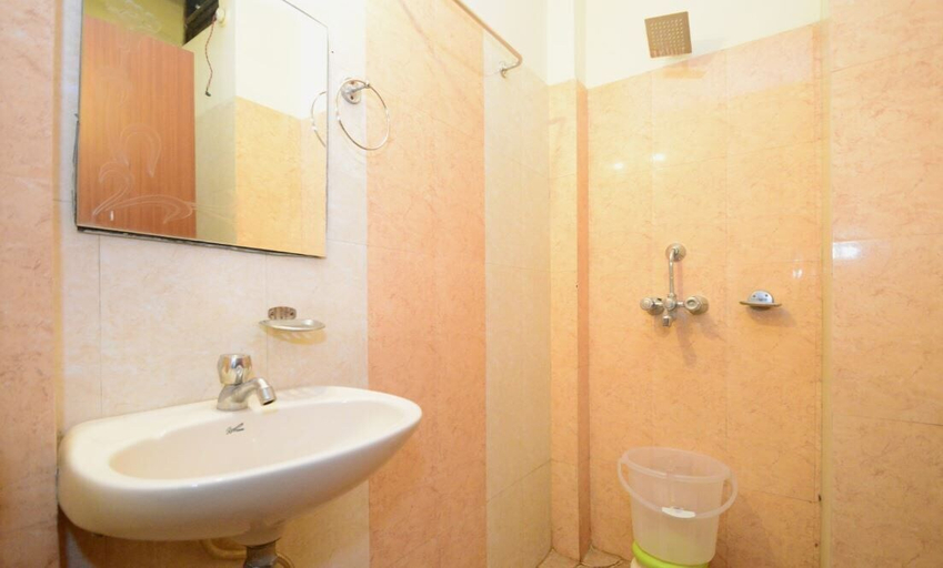 Bathroom 4, Hotel Ankur Palace, Jaipur