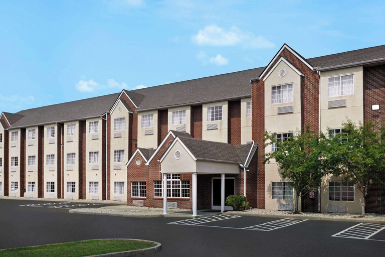 Exterior & Views 2, Microtel Inn & Suites by Wyndham Florence/Cincinnati Airport, Boone