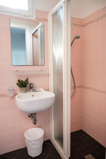 Bathroom 5, Hotel Selene, Rimini