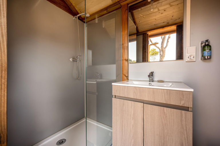 Bathroom 4, Talaia Plaza Ecoresort, Girona