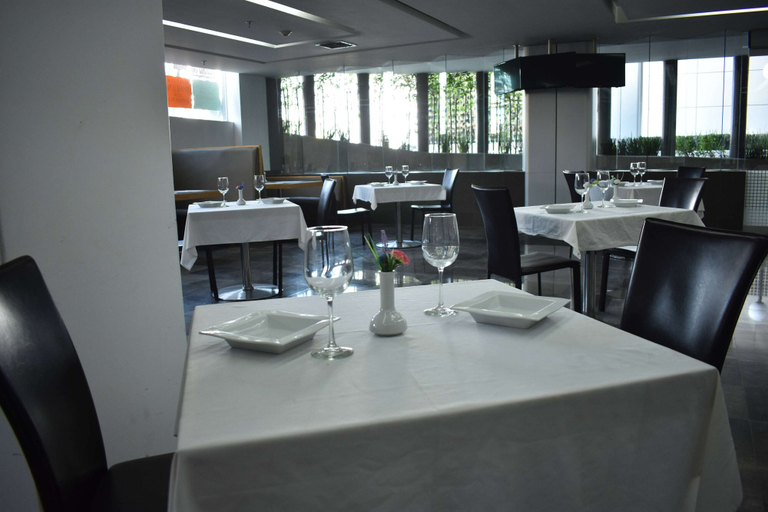 Food & Drinks 5, Ramada by Wyndham Mexico City Santa Fe, Mexico City
