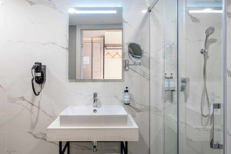 Bathroom 4, Alavits Hotel by ST Hotels