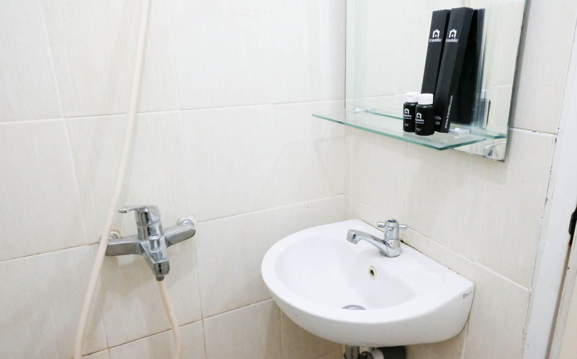 Bedroom 5, Relaxing 2BR Apartment at Puncak Permai By Travelio, Surabaya