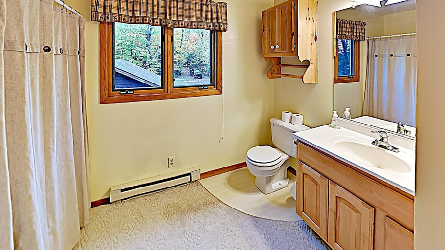 Bathroom 3, Beaver Bay Lodge, Sawyer