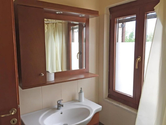 Bathroom, Glyfada Villas, Peloponnese